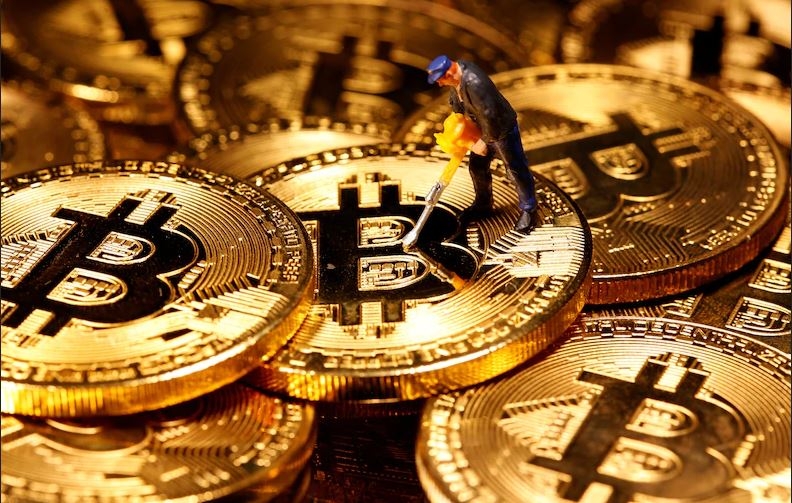 Giá Bitcoin giảm nhẹ trong khi nhiều đồng tiền điện tử khác đều tăng mạnh