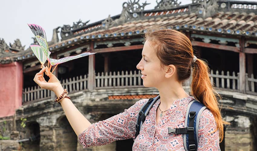 tourist-in-hoi-an-city-tour