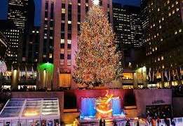 Không khí vui nhộn tại lễ thắp sáng cây thông Noel ở Rockefeller, New York