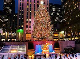 Không khí vui nhộn tại lễ thắp sáng cây thông Noel ở Rockefeller, New York