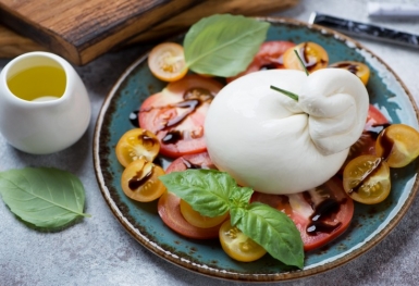 Phô mai Burrata - Niềm tự hào của ẩm thực Ý