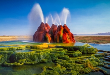 Khám phá mạch nước phun Fly Geyser kỳ ảo ở Mỹ