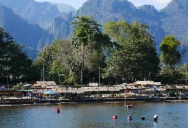 Vang Vieng - thiên đường du lịch sinh thái của nước bạn Lào