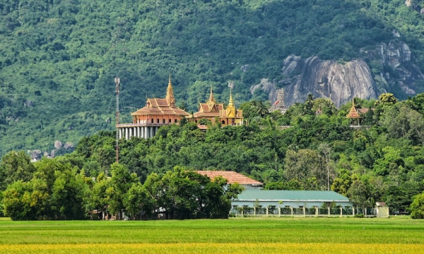 Chùa Tà Pạ –  Tiên cảnh trên không độc đáo ở xứ An Giang