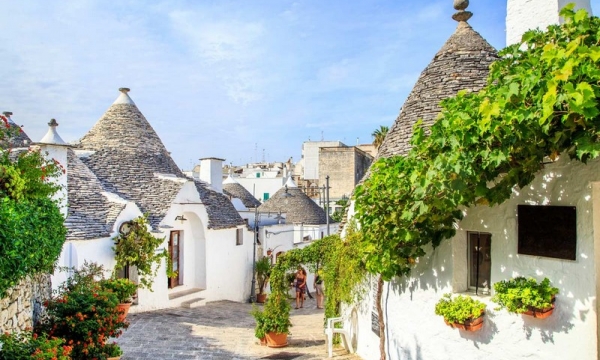 Ghé thăm ngôi làng Alberobello đẹp tựa cổ tích ở nước Ý