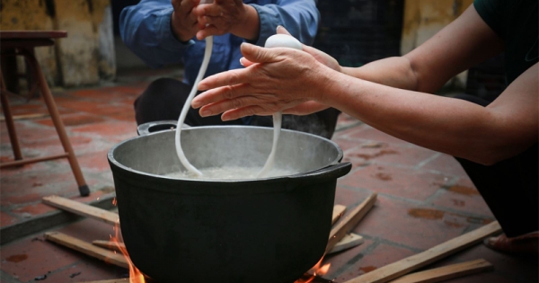 Món cháo ăn bằng đũa là 'đặc sản' miền nào?