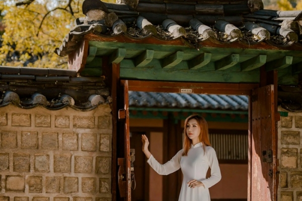 Lynk Lee du lịch Hàn Quốc, khoe ảnh diện áo dài nền nã giữa mùa thu
