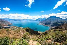 Cuộc phiêu lưu ca nô trên hồ Atitlan ở Guatemala