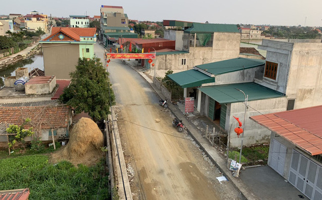 Những mảnh đời thay đổi nhờ mua đất: 'Làm nông cả đời không bằng tiền lời lô đất'