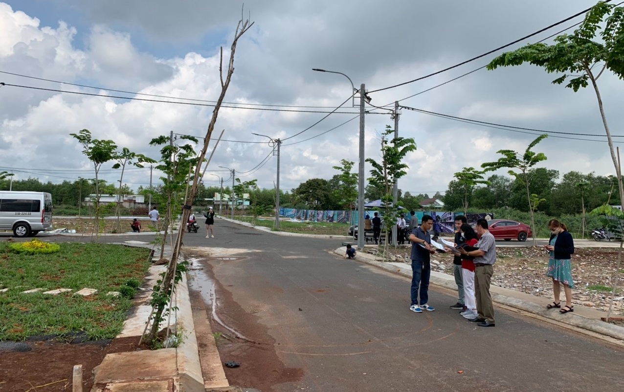 Nỗ lực phấn đấu hơn 10 năm để mua đất, tôi buồn vì bị người đời chỉ trích