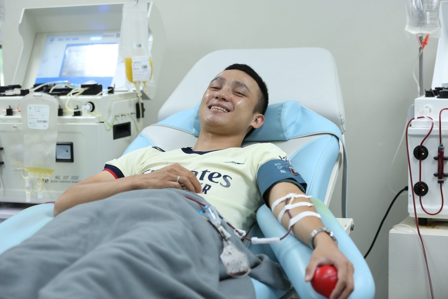 Nguyễn Văn Thanh: Anh Grab hỗ trợ CSGT điều tiết giao thông, hiến máu hơn 100 lần
