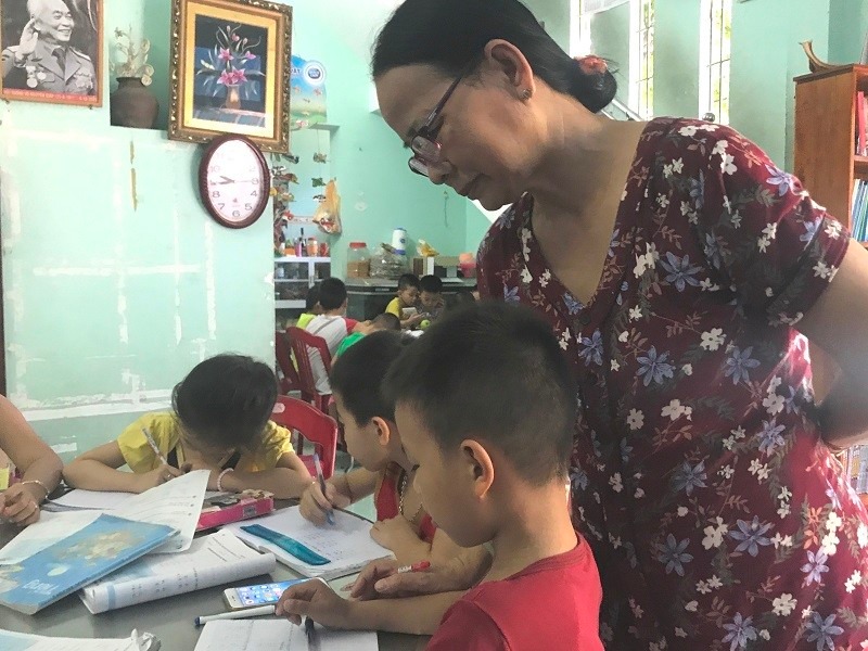 Cuộc sống về hưu tất bật của cô giáo Đà Nẵng: Hơn 10 năm dạy học miễn phí, nhận nuôi trò nghèo