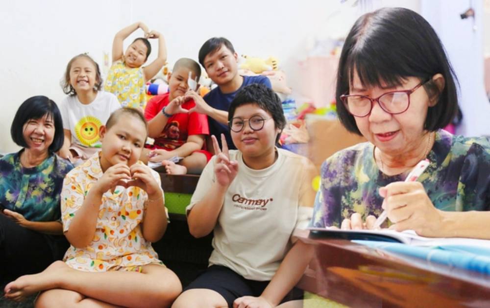 Tâm tư cô giáo U70 bên lớp dạy chữ cho trẻ bị ung thư: 'Lỡ thương tụi nhỏ rồi, không bỏ được'