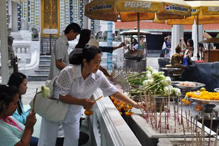 Den Bangkok 121220114
