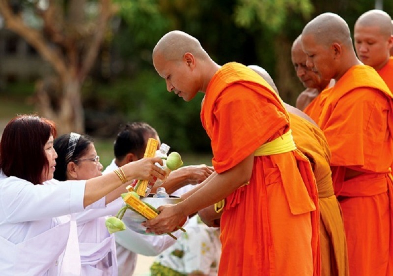 Vay phước của Phật để hóa giải ác nghiệp quá khứ