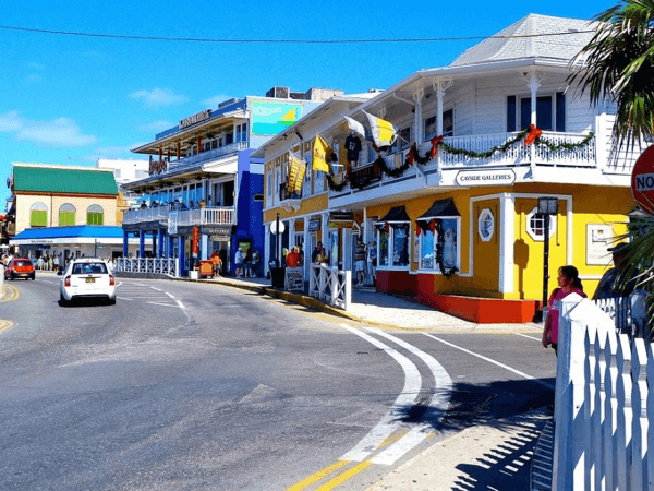 Dao-Grand-Cayman-thanh-pho-cua-ca-duoi-2