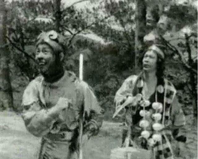 Tạo hình khá... tay du ky 1927 4