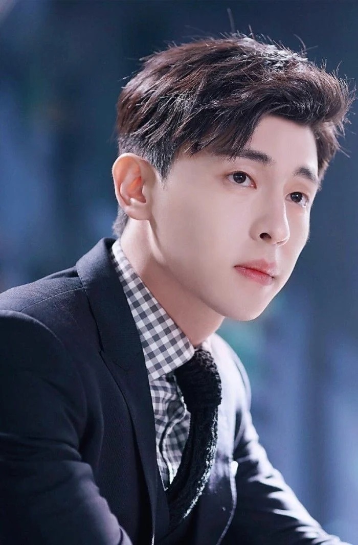 Đặng Luân hiện là một trong những sao nam trẻ nổi tiếng nhất nhì showbiz Hoa Ngữ dang luan 3