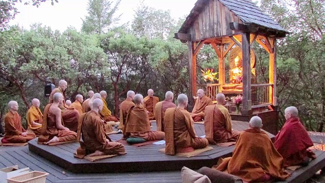 Phật giáo Nam Tông có ăn chay không?