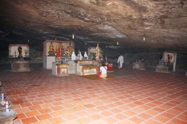 Hành hương về chùa 'không sư' linh thiêng trong hang đá núi lửa nghìn năm tuổi trên đảo Lý Sơn