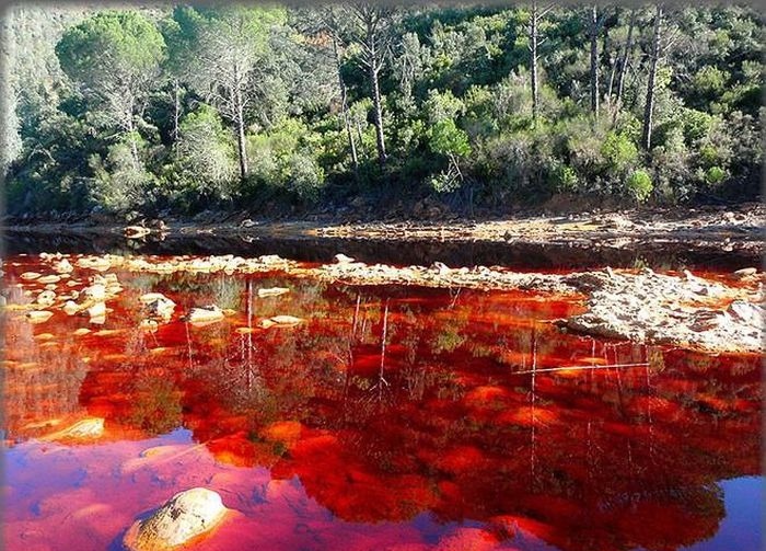 Bí ẩn 'dòng sông máu' Rio Tinto hút khách ở Tây Ban Nha