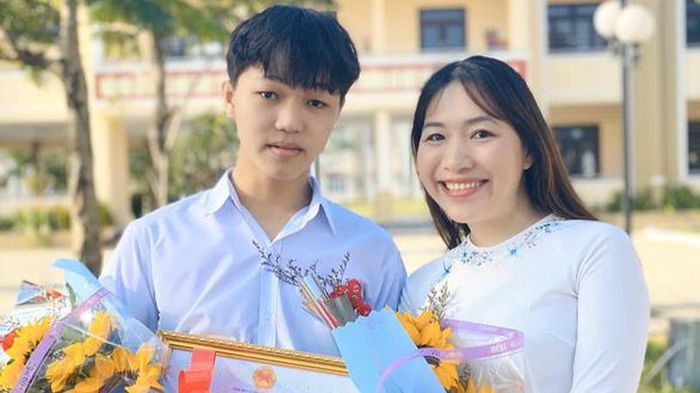 Gia cảnh khó khăn của nam sinh xứ Quảng đạt điểm 10 môn Ngữ văn thi tốt nghiệp THPT 2021
