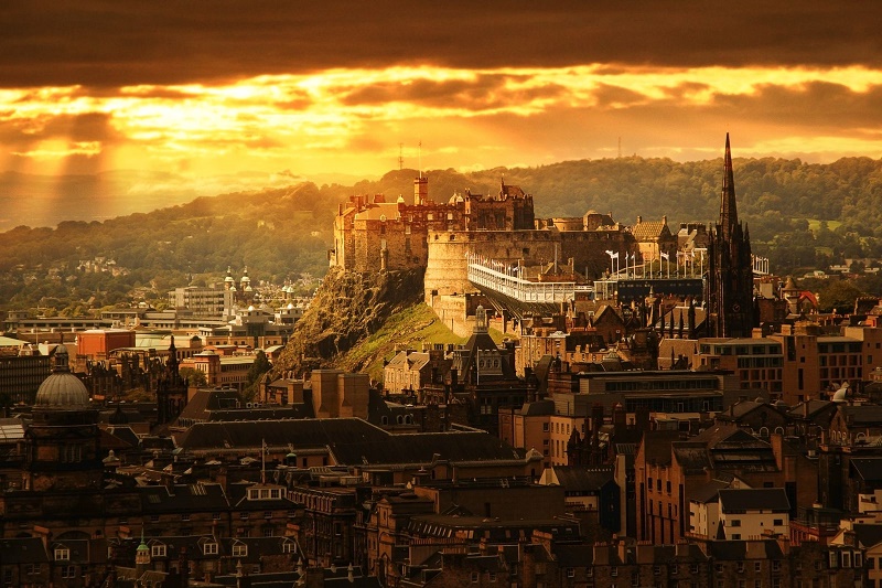 Một ngày lãng mạn ở 'thành phố văn học Edinburgh - nơi 'sinh ra' Harry Potter