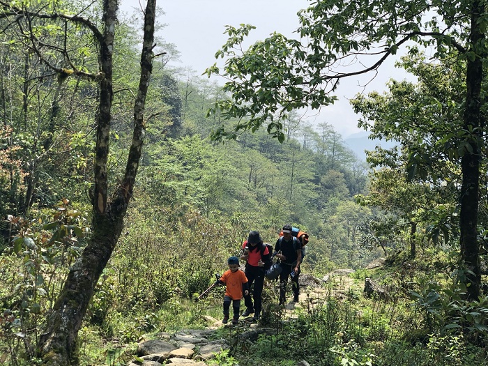 Nhung-chuyen-trekking-de-doi-cua-cau-be-4-tuoi-4