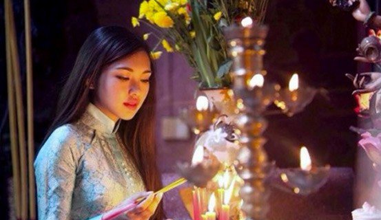 Bài cúng, văn khấn Rằm tháng Giêng 2022 gia tiên, bàn thờ Phật, Thần Tài chi tiết nhất