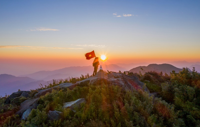 Chân dung nữ 'phượt thủ' U60 độc hành từ Gia Lai đến Lào Cai chinh phục 5 đỉnh núi nổi tiếng