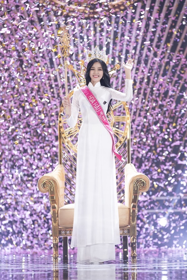 Hanh-trinh-tu-co-sinh-vien-ngheo-den-top-12-Miss-World-2021-cua-Do-Ha-0