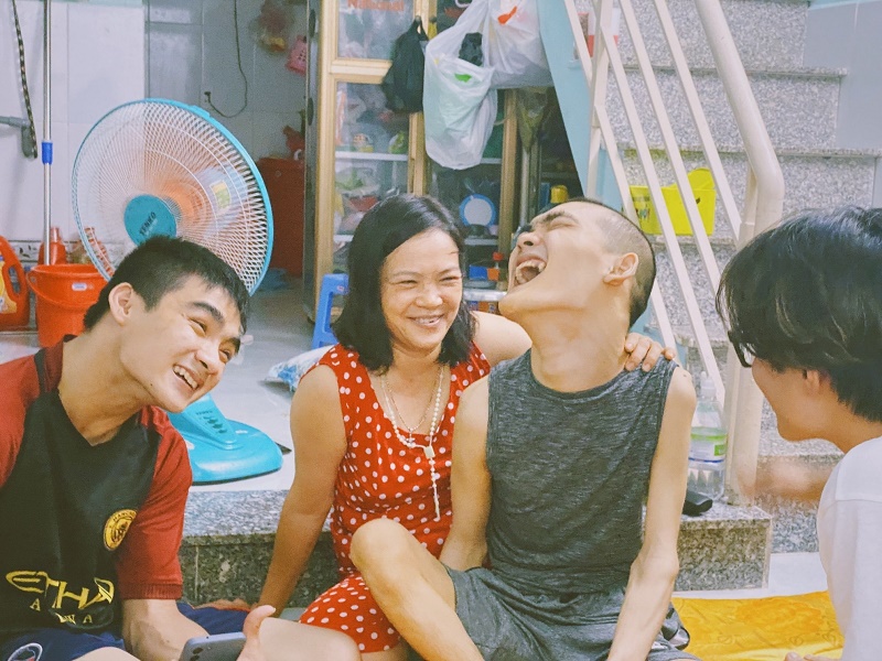'Mẹ con chị Thu' - câu chuyện truyền cảm hứng sống được Hà Anh Tuấn chia sẻ trong hành trình thực hiện dự án 'Chồi Việt Nam'