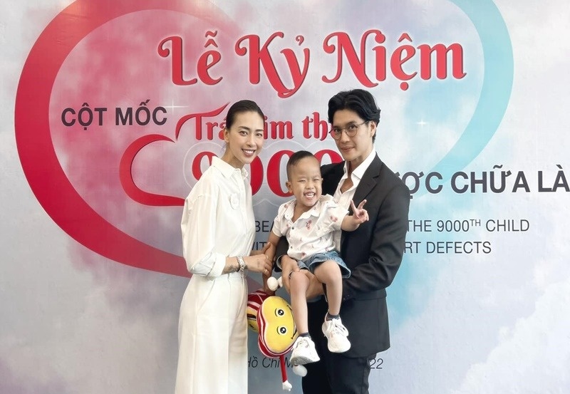 Hậu đám cưới bạc tỷ, Ngô Thanh Vân không đi 'honeymooon' mà rủ chồng làm từ thiện