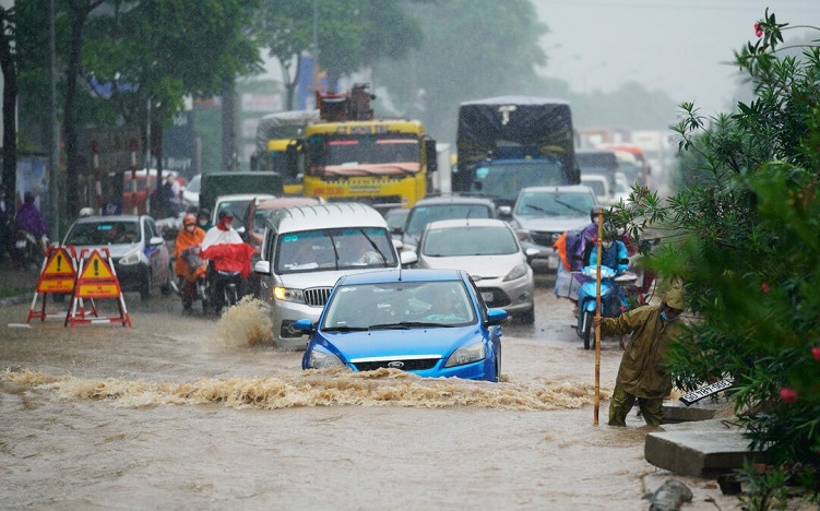 Nhiệt độ hôm nay 30/5/2022: Hà Nội còn mưa và ngập trong biển nước không?