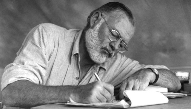 Nha-van-Hemingway-nghi-cot-truyen-Ong-gia-va-bien-ca-trong-13-nam-87