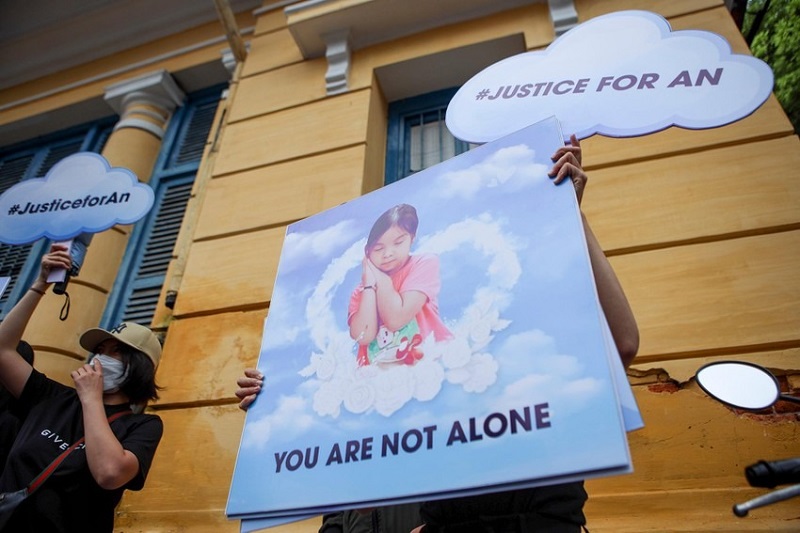Toàn cảnh vụ bé gái 8 tuổi bị 'dì ghẻ' và cha ruột bạo hành đến tử vong: Hôm nay (21/7) tòa xét xử công khai
