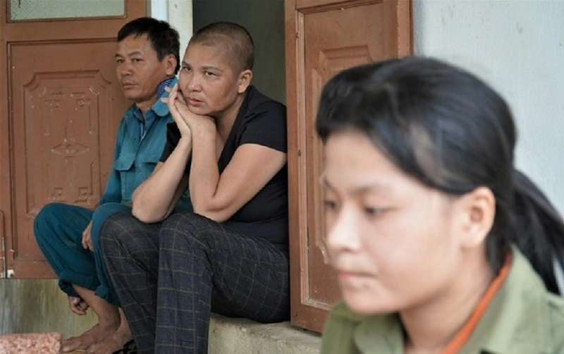Xót xa nỗi lo của người mẹ nghèo mắc K: Chẳng sợ gì chỉ sợ 3 con thất học