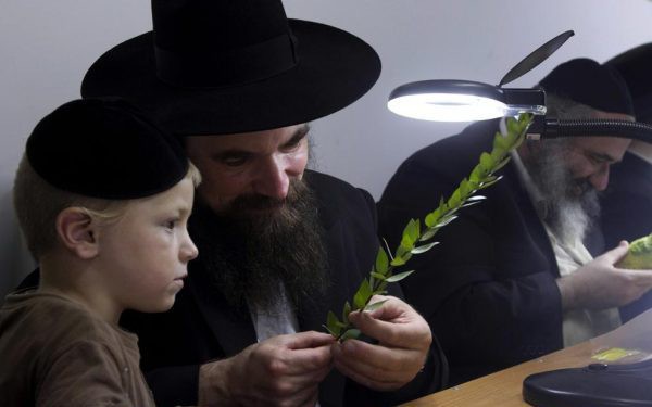 Giáo dục con cái thành công từ định luật đồng hồ của người Do Thái