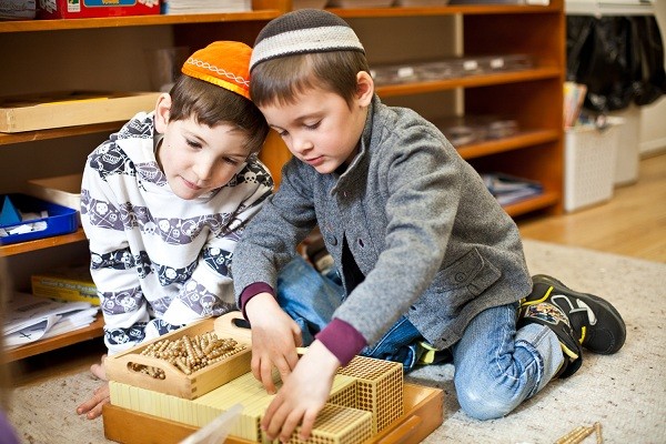 Bí quyết của người Do Thái: Muốn biết con tài giỏi hay không, nhìn 3 điểm này là biết