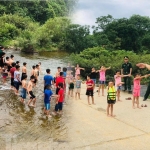 Chiến sĩ Đồn Biên phòng mở lớp dạy bơi miễn phí cho trẻ em tại Hà Giang
