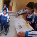 Tình bạn đẹp của hai nam sinh Hải Phòng: Hơn 4 năm đẩy xe lăn đưa bạn đến trường
