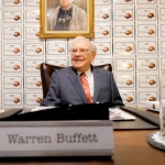 Warren Buffet và tâm niệm làm việc vì đam mê: Từng bỏ qua việc hỏi lương, cuối tháng mới biết nhận bao nhiêu tiền