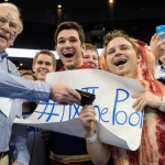 Tỷ phú Warren Buffett: Hạnh phúc là khi ta cho đi