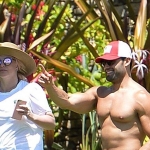 Sau ngày được 'giải thoát', Britney Spears lập tức cùng bạn trai kém tuổi đi đu đưa tại Hawaii