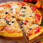 Bánh Pizza được bán trong các nhà hàng sang trọng ngày nay thực chất là đồ ăn của người nghèo