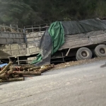 Hiện trường thảm khốc vụ lật xe tải chở keo ở Thanh Hóa khiến 7 người tử vong