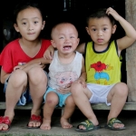 Tiếng khóc xé lòng của 3 đứa trẻ thơ cầu xin sự sống cho người cha bị  vỡ hộp sọ sau tai nạn giao thông