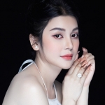 'Ngọc nữ Bolero' Lily Chen giàu cỡ nào?