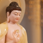 Đức Phật đã xuống tóc nhưng vì sao tượng của ngài lại có mái tóc dày, gồm nhiều cuộn xoắn?