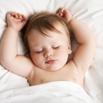 Trẻ tự ngủ và ru ngủ có sự khác biệt về IQ: Cha mẹ cần lưu ý